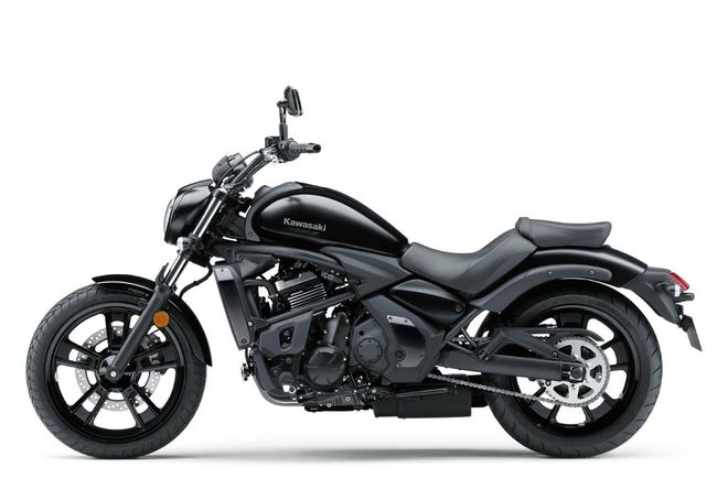 Motocykl Kawasaki Vulcan S černý / 2023 - AKCE SADA PŘÍSLUŠENSTVÍ ZA 10.000,- Kč