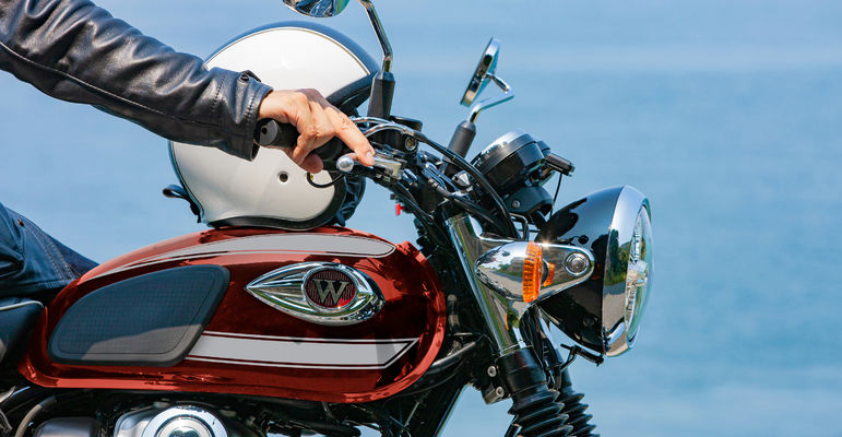Jak správně vybrat helmu na motocykl? Nepodceňte důležité detaily, především kvalitu materiálu