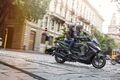 Skútr Kawasaki J300 černá SE / 2019