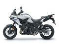 Motocykl Kawasaki Versys 900 70kW bílý / 2027