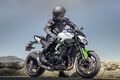 Motocykl Kawasaki Z900 bílá / 2027