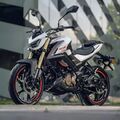 Motocykl QJMOTOR SRK 125 S - bílá Motocykl QJMOTOR SRK 125 S - bílá