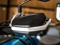 Motocykl QJMOTOR SRT 600SX - šedá s červeným pruhem - sada kufrů zdarma