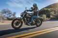 Motocykl Kawasaki Vulcan S šedý - červený / 2025