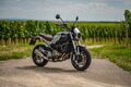 Motocykl QJMOTOR SRV 550 - černá