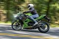 Motocykl Kawasaki Ninja 400 šedá / 2023
