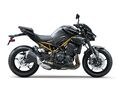 Motocykl Kawasaki Z900 70/35 kW šedá / 2026