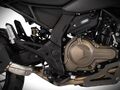 Motocykl QJMOTOR SRT 600SX - šedá s červeným pruhem - sada kufrů zdarma