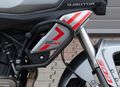 Motocykl QJMOTOR SRT 600SX - šedá s červeným pruhem - sada kufrů zdarma