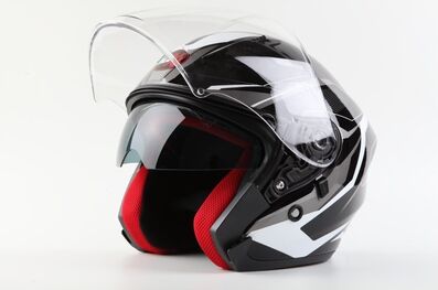 Helma Maxx černo-bílo-stříbrná otevřená OF878