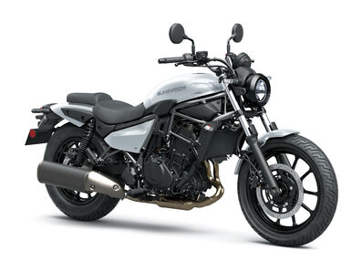 Motocykl Kawasaki Eliminator 500 bílý / 2025 Motocykl Kawasaki Eliminator 500 bílý / 2025