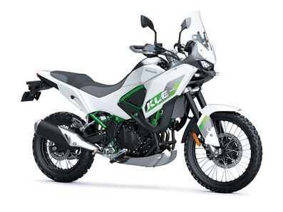 Motocykl Kawasaki KLE 500 SE bílý / 2026 !!! NYNÍ ZADNÍ NOSIČ ZDARMA !!!