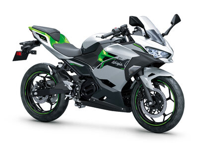 Motocykl Kawasaki Ninja e-1 stříbrná / 2024