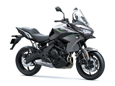 Motocykl Kawasaki Versys 650 šedý / 2026 Motocykl Kawasaki Versys 650 šedý / 2026