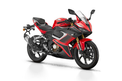 Motocykl QJMOTOR SRK 125 R - červená Motocykl QJMOTOR SRK 125 R - červená