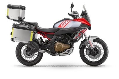 Motocykl QJMOTOR SRT 600SX - šedá s červeným pruhem - sada kufrů zdarma