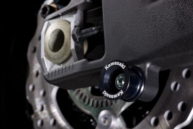 Rolny na kyvku motocyklu Kawasaki M8