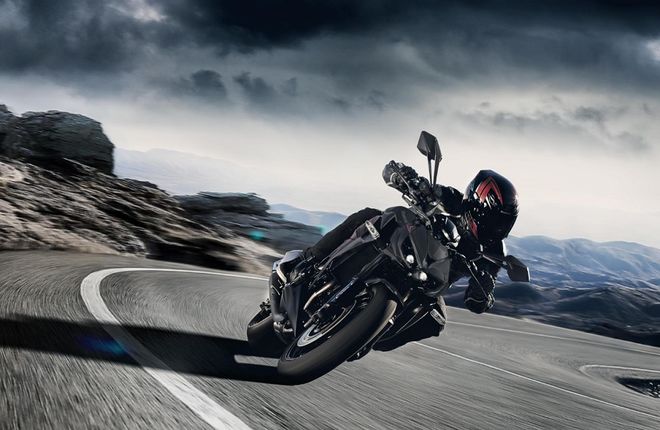 Motocykl Kawasaki Z1000 černá / 2020