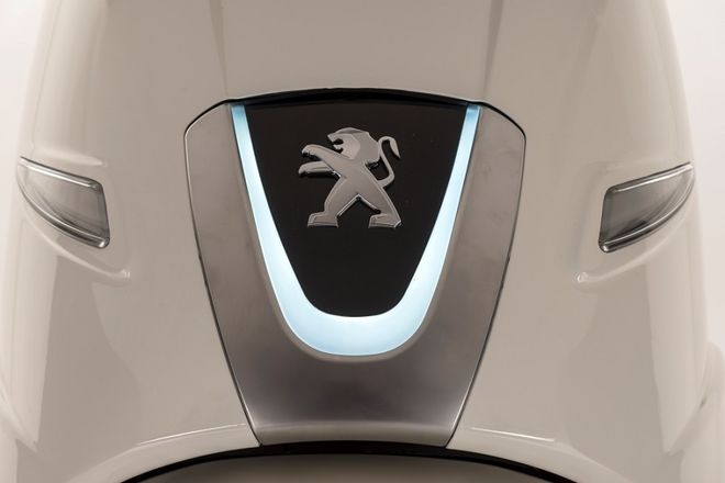 Skútr Peugeot Django 125i Standard - Blue / Milky White Skútr Peugeot Django 125i Standard - Blue / Milky White