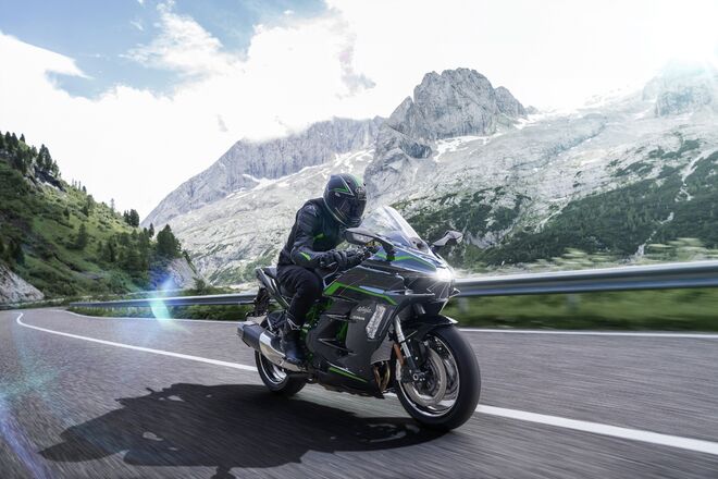 Motocykl Kawasaki Ninja H2 SX SE - šedá / 2027