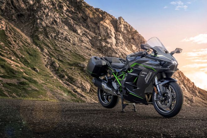 Motocykl Kawasaki Ninja H2 SX SE - šedá / 2027