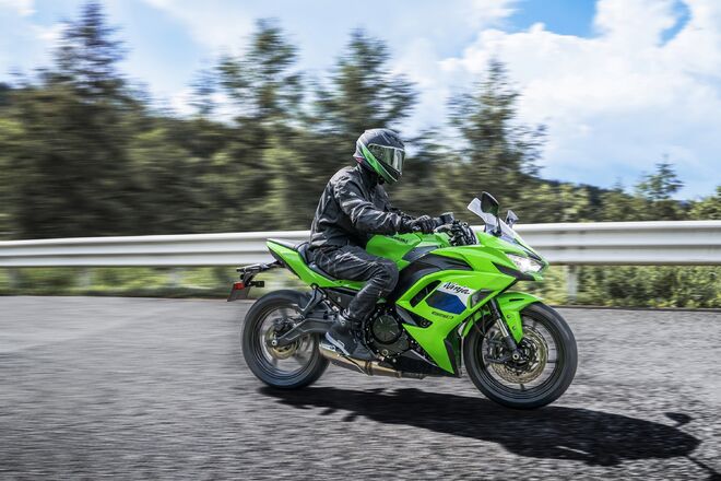 Motocykl Kawasaki Ninja 650 KRT zelená / 2027