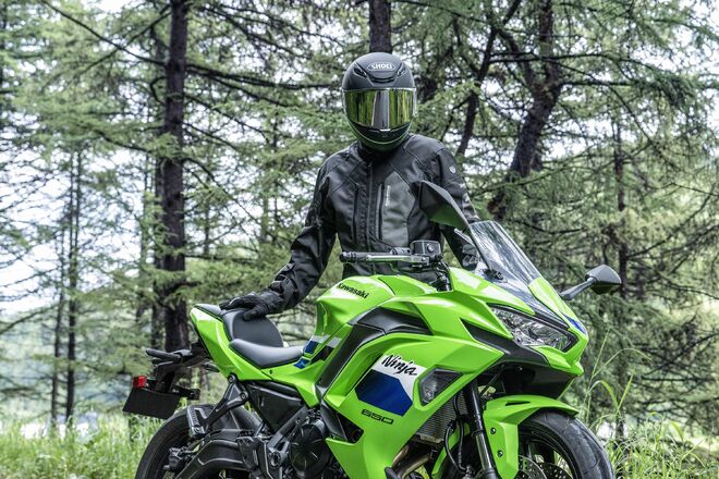 Motocykl Kawasaki Ninja 650 KRT zelená / 2027