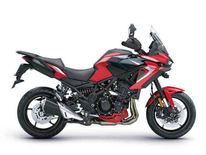 Motocykl Kawasaki Versys 900 SE červený / 2027