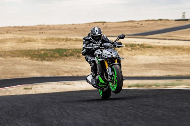 Motocykl Kawasaki Z1100 SE šedá / 2027