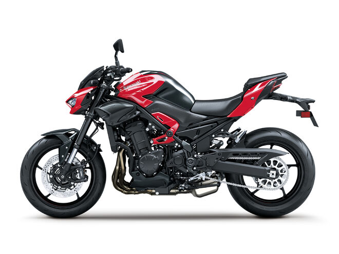Motocykl Kawasaki Z900 70/35 kW červená / 2027