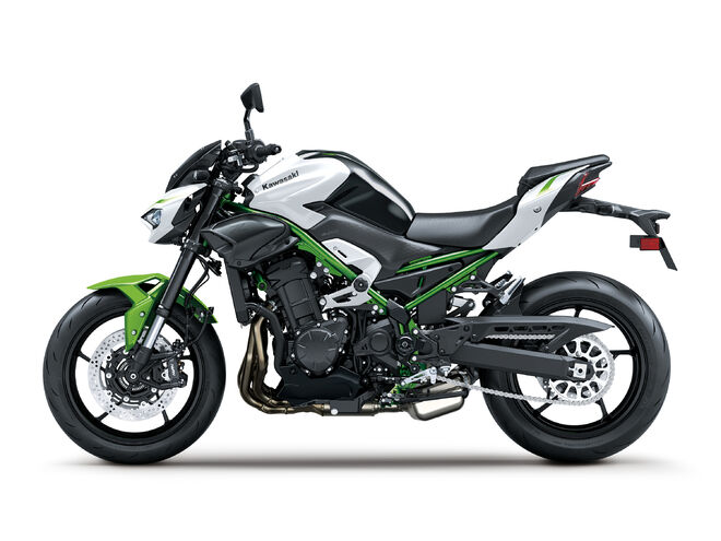 Motocykl Kawasaki Z900 bílá / 2027