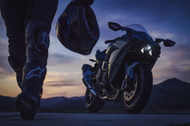 Motocykl Kawasaki Ninja H2 Carbon / 2027