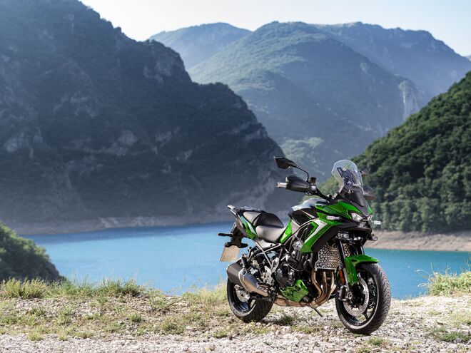 Motocykl Kawasaki Versys 900 SE zelený / 2027