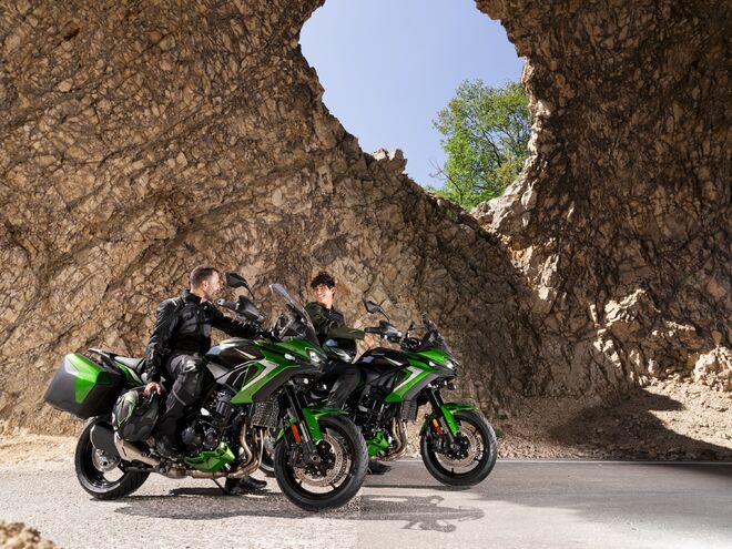 Motocykl Kawasaki Versys 900 SE zelený / 2027