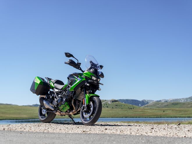 Motocykl Kawasaki Versys 900 SE zelený / 2027