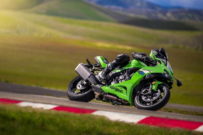 Motocykl Kawasaki Ninja ZX-6R KRT zelená / 2026
