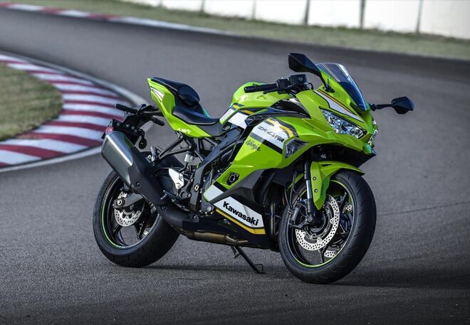 Motocykl Kawasaki Ninja ZX-4RR zelená / 2025 Motocykl Kawasaki Ninja ZX-4RR zelená / 2025