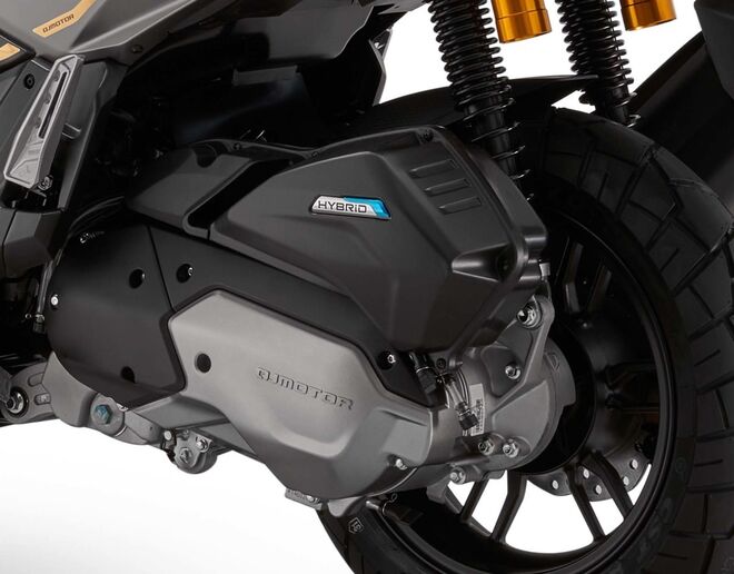 Skútr QJMOTOR ATR 125 - šedý