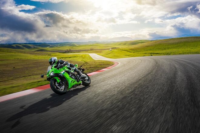 Motocykl Kawasaki Ninja ZX-6R KRT zelená / 2026