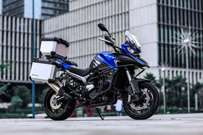 Motocykl QJMOTOR SRT 800S - modrá