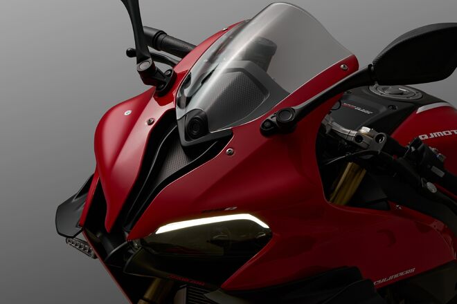 Motocykl QJMOTOR SRK 800 RR - červená Motocykl QJMOTOR SRK 800 RR - červená