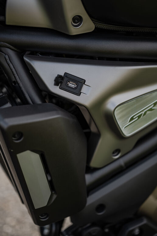 Motocykl QJMOTOR SRV 550 ST - černá Motocykl QJMOTOR SRV 550 ST - černá