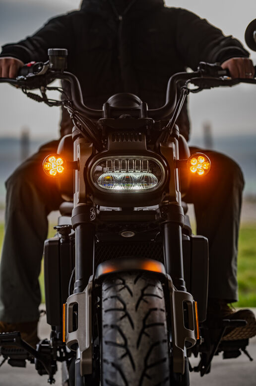 Motocykl QJMOTOR SRV 700 - černá