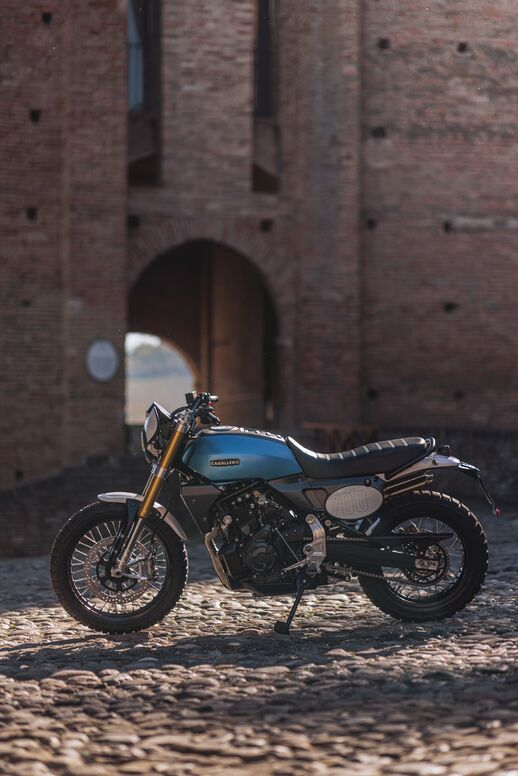 Motocykl Fantic Caballero 700 Scrambler - modrá / 2024 Motocykl Fantic Caballero 700 Scrambler - modrá / 2024