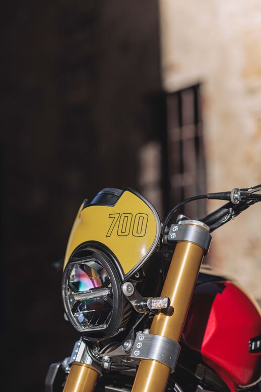 Motocykl Fantic Caballero 700 Scrambler - červená / 2023