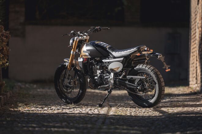 Motocykl Fantic Caballero 500 Deluxe - černo-hnědá / 2023