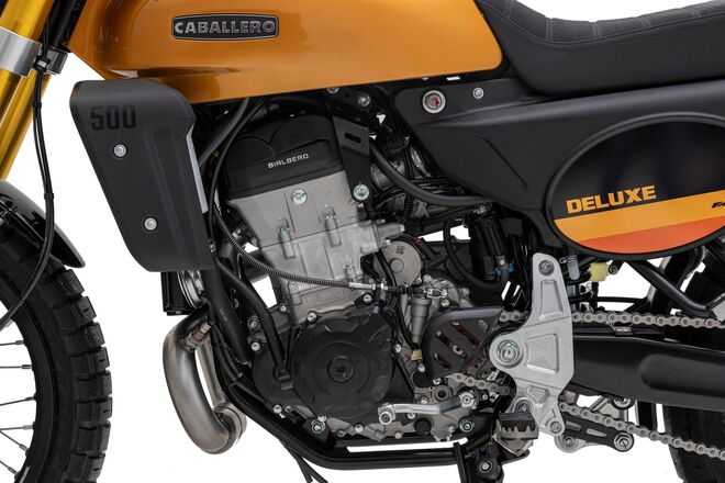 Motocykl Fantic Caballero 500 Deluxe - bronzová / 2025 Motocykl Fantic Caballero 500 Deluxe - bronzová / 2025