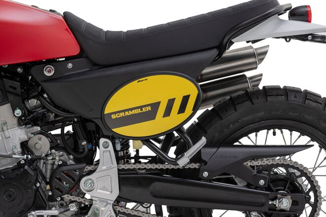 Motocykl Fantic Caballero 500 Scrambler - červená / 2025 Motocykl Fantic Caballero 500 Scrambler - červená / 2025