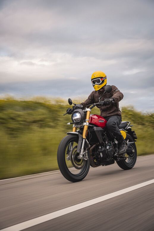 Motocykl Fantic Caballero 700 Scrambler - červená / 2025
