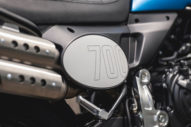 Motocykl Fantic Caballero 700 Scrambler - červená / 2025